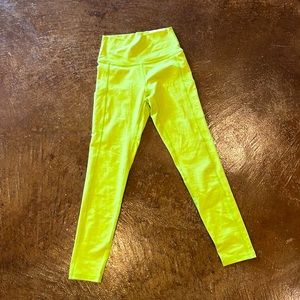 NWT Aerie Offline The Hugger Legging with pockets - Size Small regular inseam